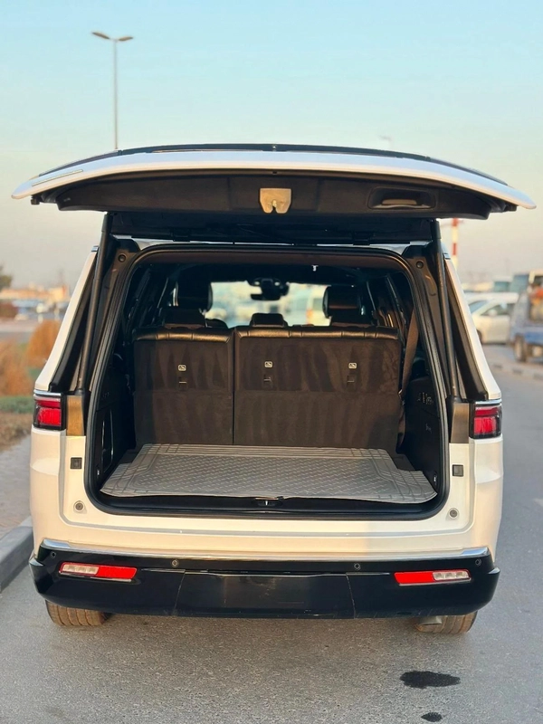 Jeep Wagoneer L Series I 2023 AWD