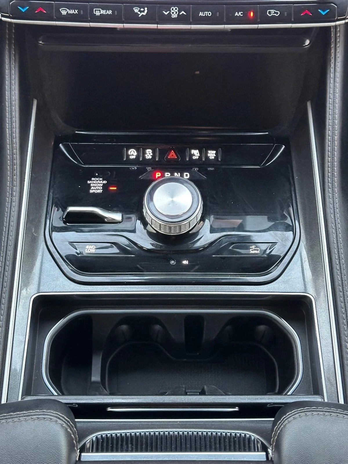 Jeep Wagoneer L Series I 2023 AWD-14-14