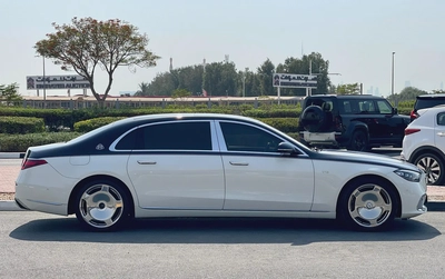 2022 Mercedes-Maybach S-Class S 680 GCC Specs in Dual Tone Color-6