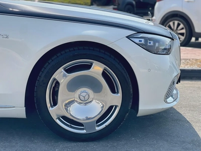 2022 Mercedes-Maybach S-Class S 680 GCC Specs in Dual Tone Color-7