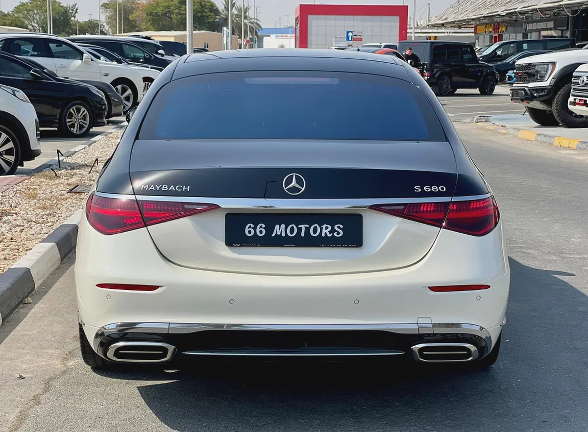 2022 Mercedes-Maybach S-Class S 680 GCC Specs in Dual Tone Color-3-3