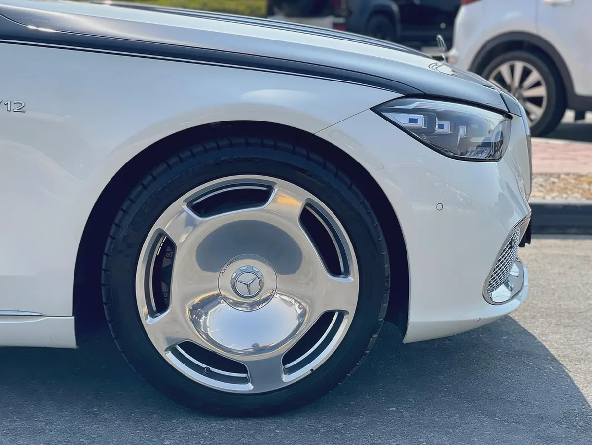 2022 Mercedes-Maybach S-Class S 680 GCC Specs in Dual Tone Color-7-7