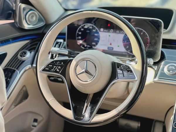 2022 Mercedes-Maybach S-Class S 680 GCC Specs in Dual Tone Color