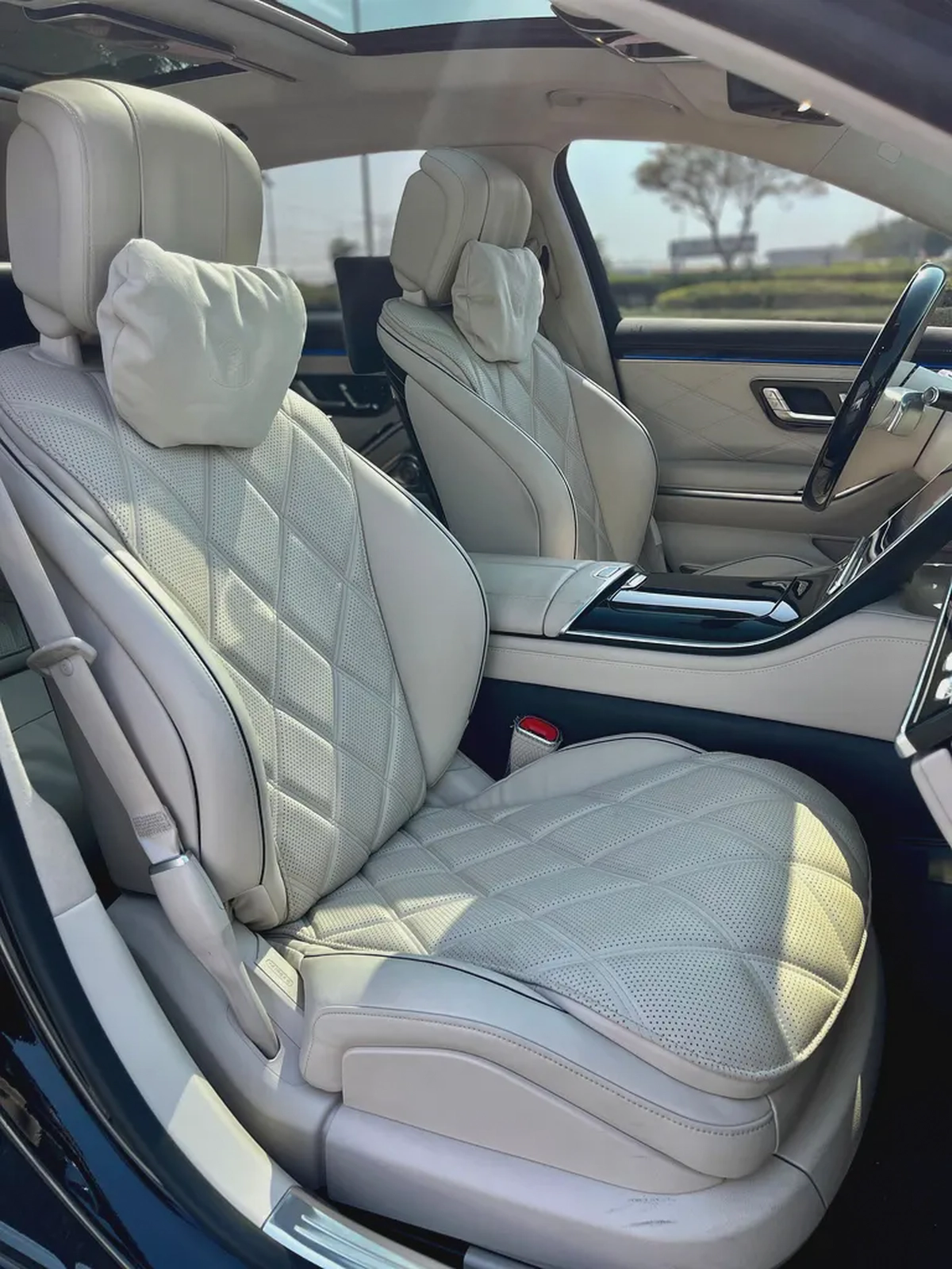 2022 Mercedes-Maybach S-Class S 680 GCC Specs in Dual Tone Color-13-13