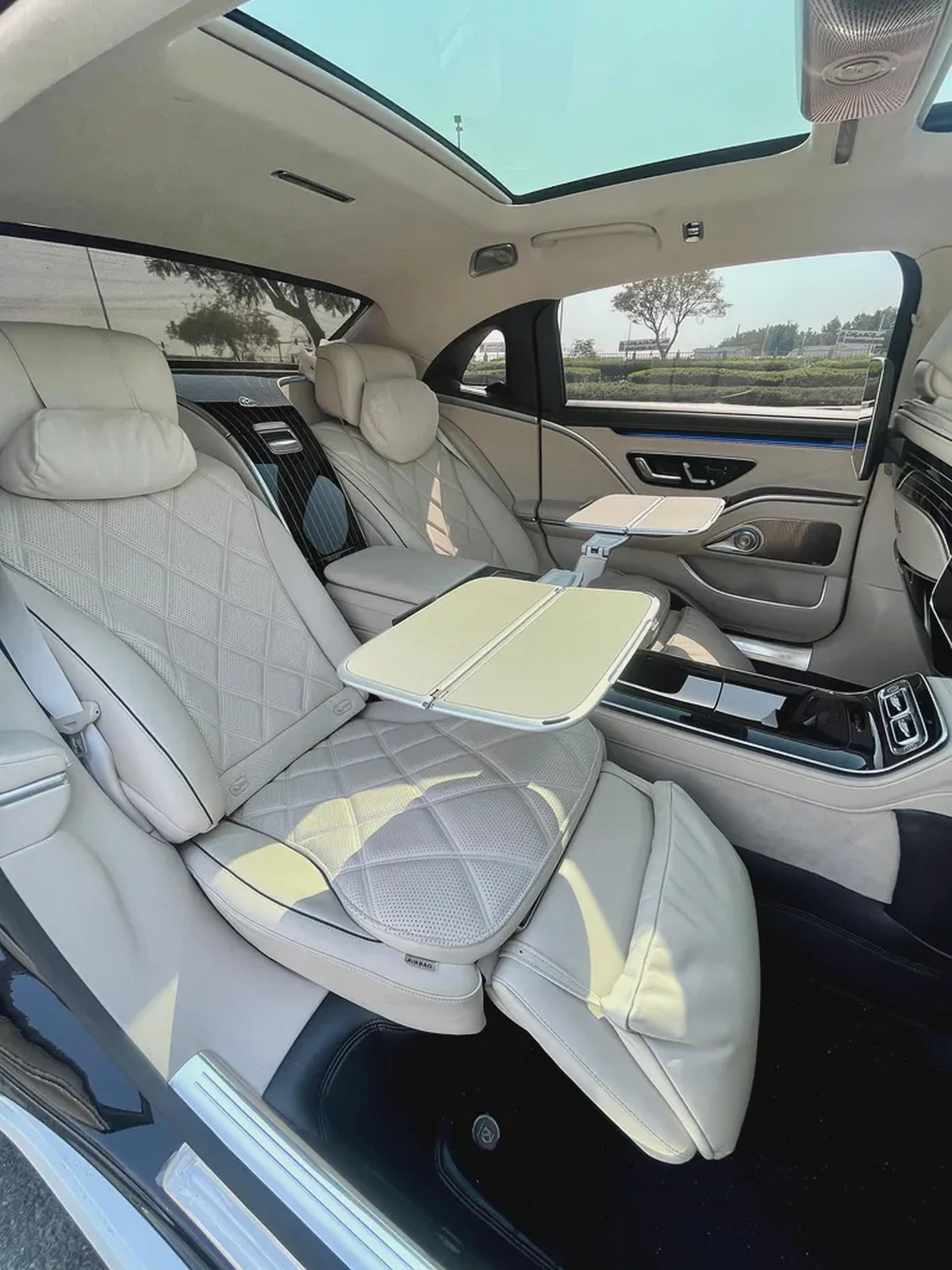 2022 Mercedes-Maybach S-Class S 680 GCC Specs in Dual Tone Color-15-15