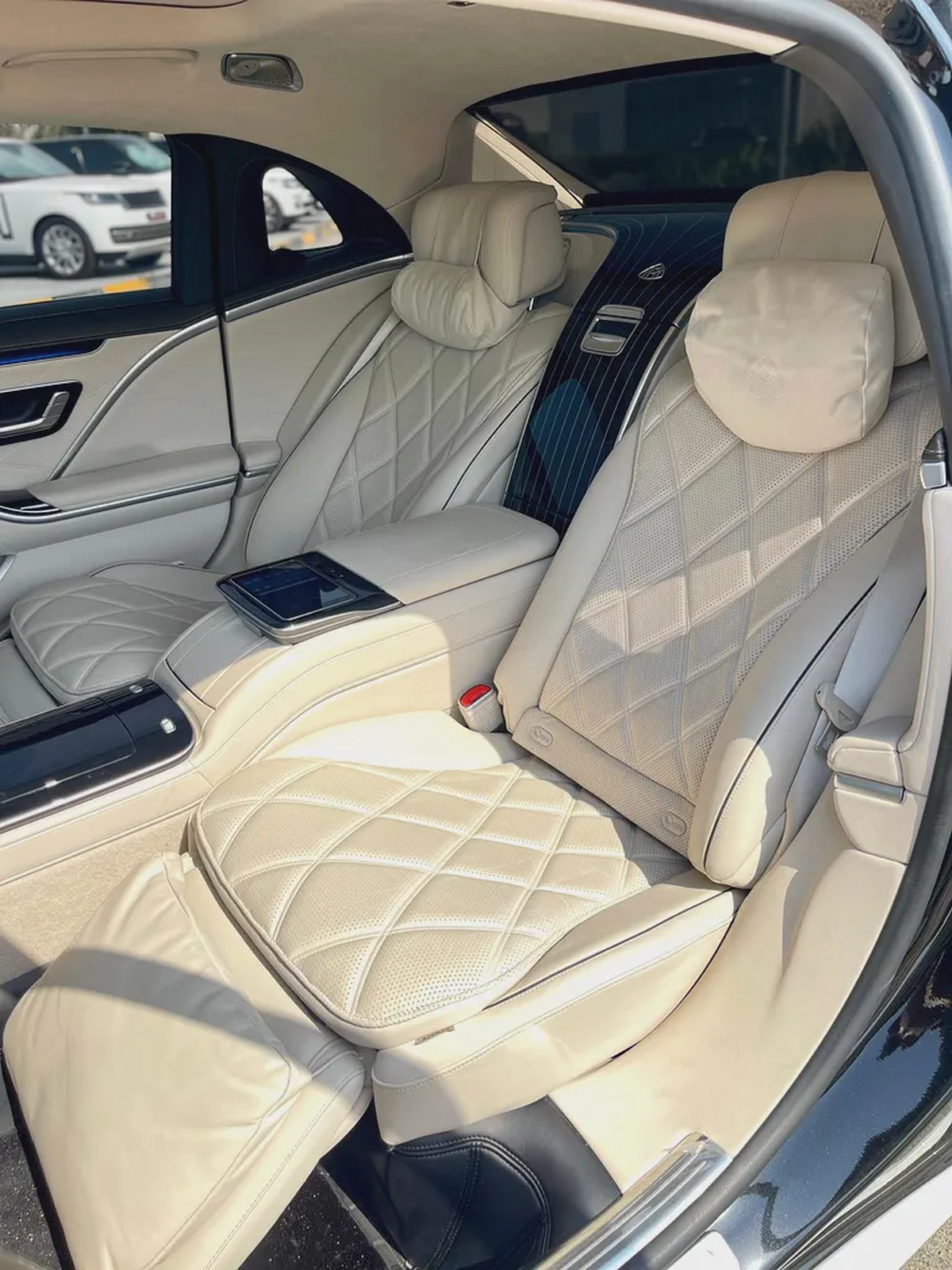 2022 Mercedes-Maybach S-Class S 680 GCC Specs in Dual Tone Color-16-16