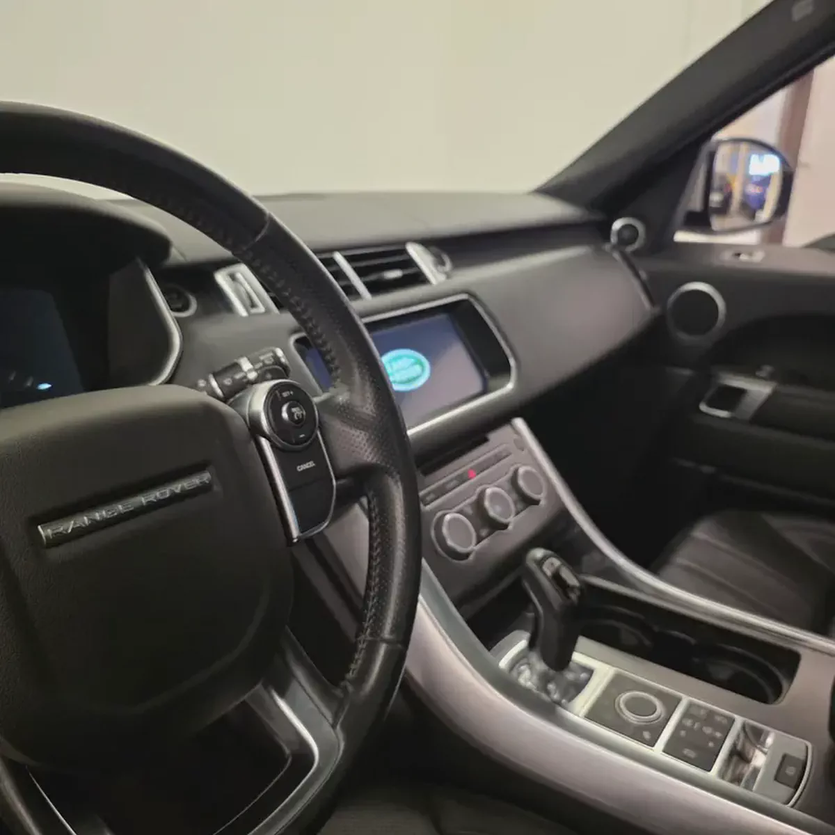AED 2461 PM | RANGE ROVER SPORT SE 2017 | WELL MAINTAINED | 1 YEAR WARRANTY | GCC-11-11