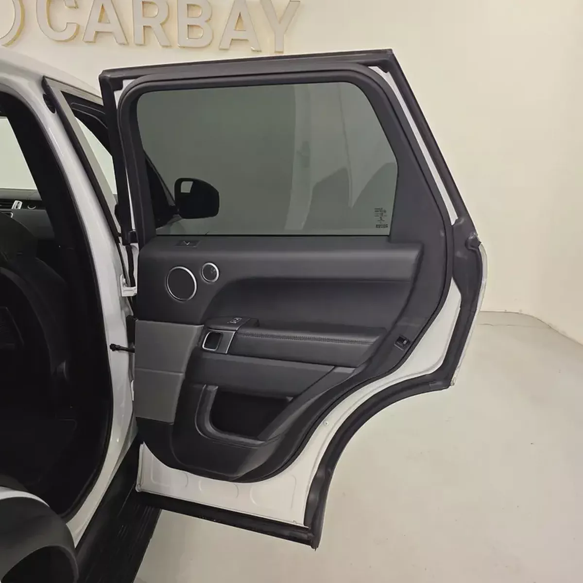 AED 2461 PM | RANGE ROVER SPORT SE 2017 | WELL MAINTAINED | 1 YEAR WARRANTY | GCC-18-18
