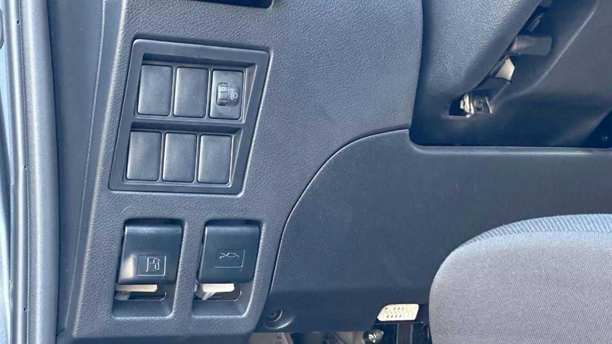 Toyota Hilux SGLX Toyota hilux 2.4L 2024 basic option V4-10-0
