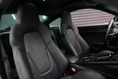 Porsche 911 Carrera GTS Coupe 2022-6