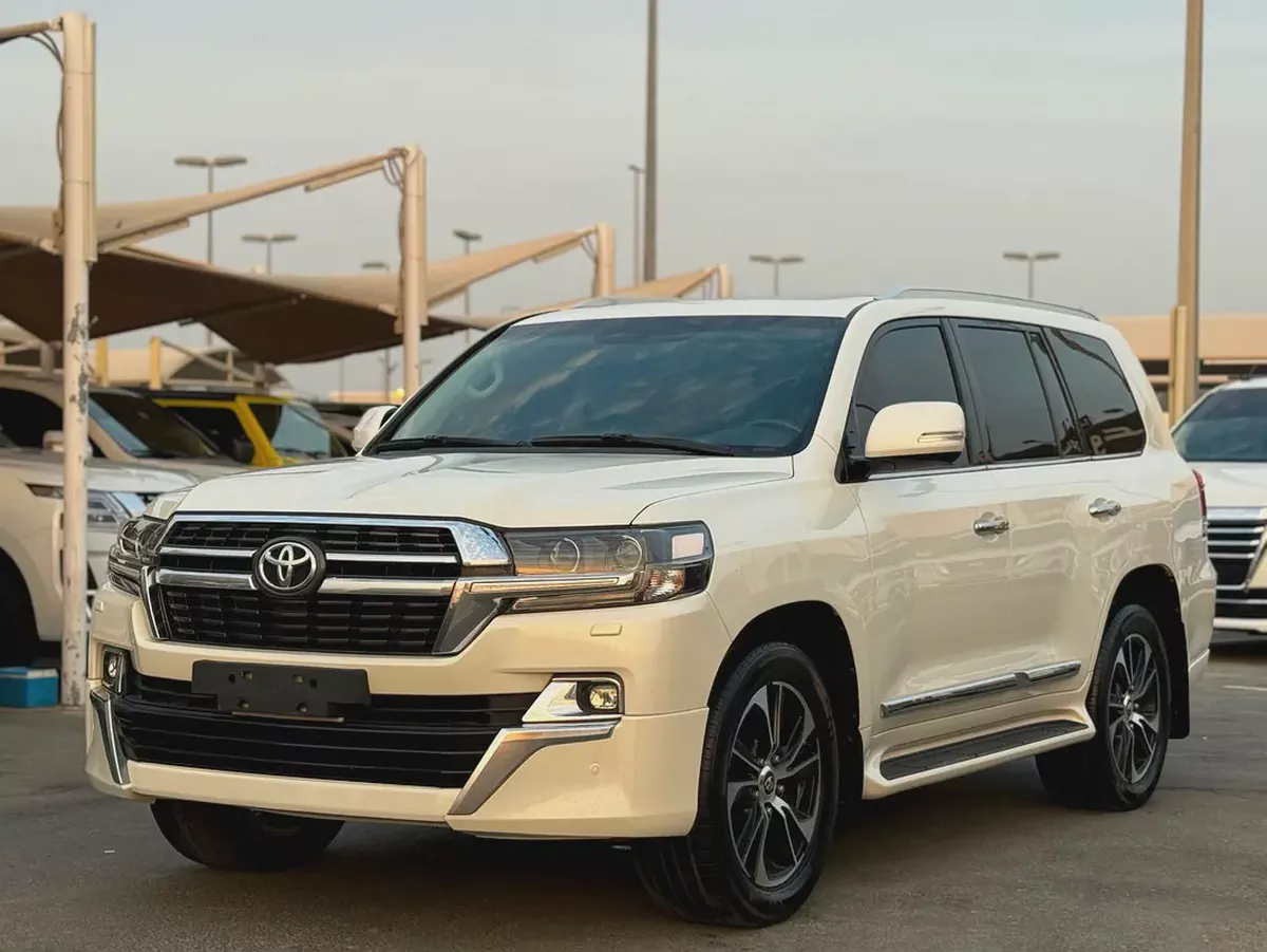 2021 Toyota Land Cruiser GXR V8 Grand Touring, GCC specs, original paint