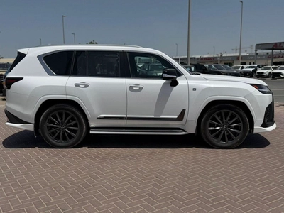 Lexus LX600 SIGNATURE LEXUS LX600 3.5L twin turbo Model 2026-17