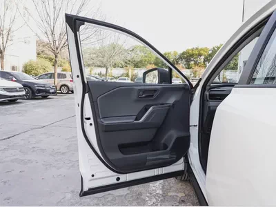 RAV 4 LUXURY / BRAND NEW / FULL OPTION-13