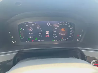 Honda Accord Clarity Hybrid 2023 | GCC Specs | Low Mileage | Excellent Condition-10