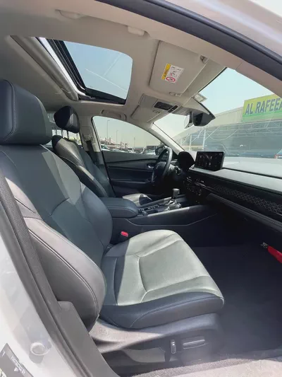 Honda Accord Clarity Hybrid 2023 | GCC Specs | Low Mileage | Excellent Condition-11