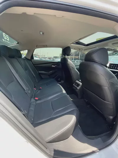 Honda Accord Clarity Hybrid 2023 | GCC Specs | Low Mileage | Excellent Condition-14