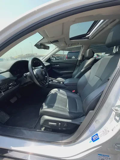 Honda Accord Clarity Hybrid 2023 | GCC Specs | Low Mileage | Excellent Condition-17