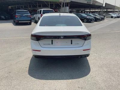 Honda Accord Clarity Hybrid 2023 | GCC Specs | Low Mileage | Excellent Condition-3
