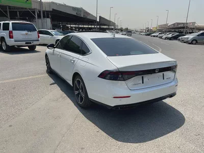 Honda Accord Clarity Hybrid 2023 | GCC Specs | Low Mileage | Excellent Condition-4