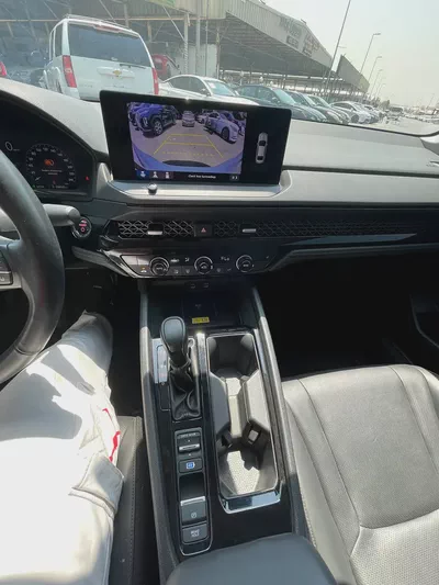 Honda Accord Clarity Hybrid 2023 | GCC Specs | Low Mileage | Excellent Condition-8