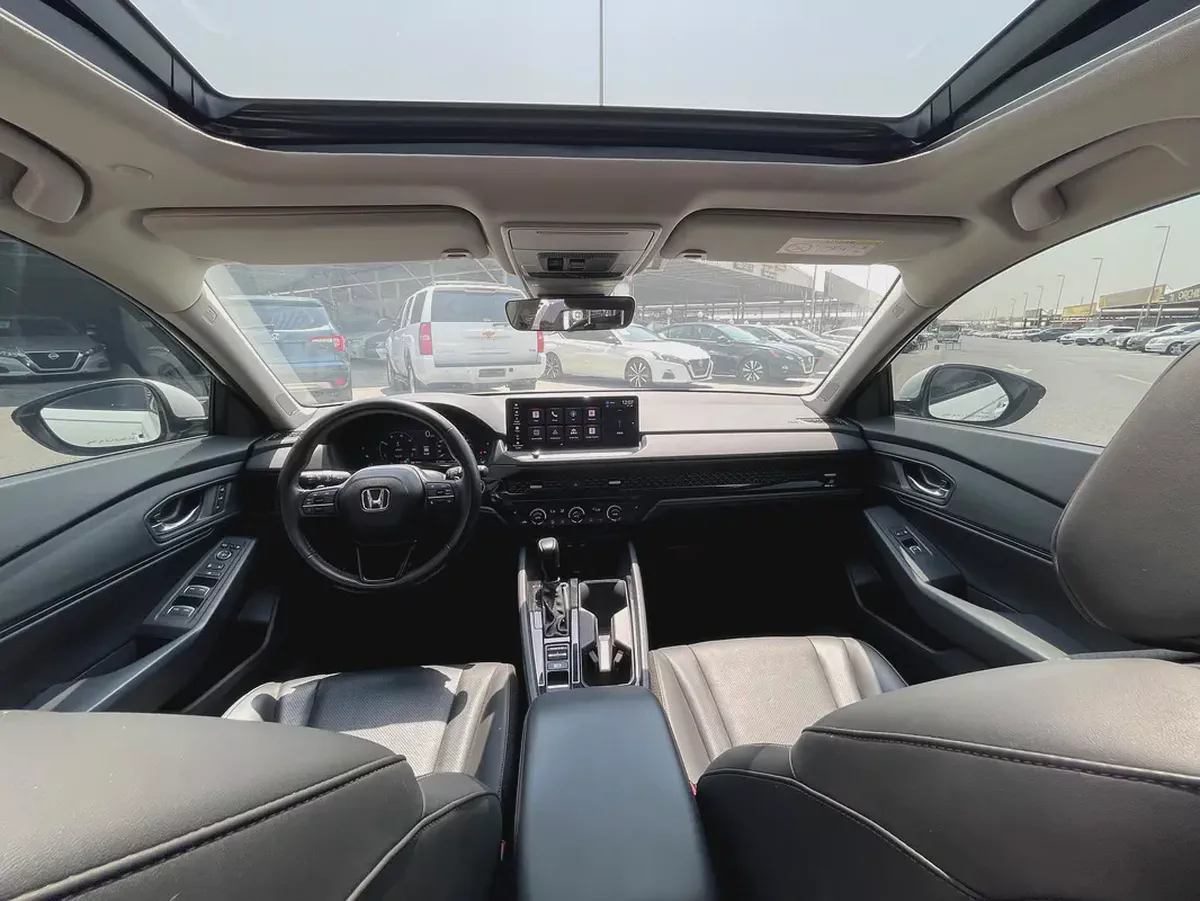 Honda Accord Clarity Hybrid 2023 | GCC Specs | Low Mileage | Excellent Condition-19-19