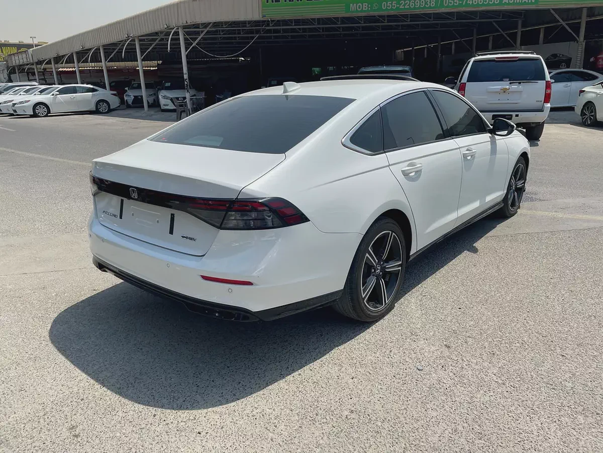 Honda Accord Clarity Hybrid 2023 | GCC Specs | Low Mileage | Excellent Condition-6-6