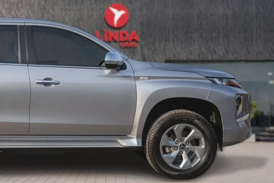 Mitsubishi Montero Sport 2025-8