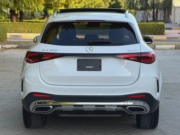 Mercedes Benz GLC 300 FULL OPTIONS UNDER WARRANTY VERY GOOD CONDITION