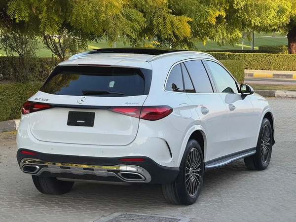 Mercedes Benz GLC 300 FULL OPTIONS UNDER WARRANTY VERY GOOD CONDITION