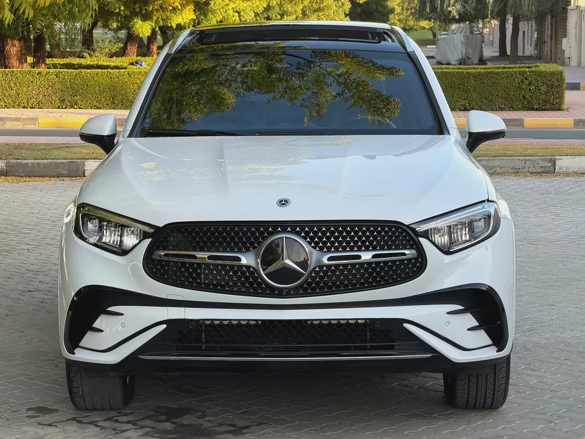 Mercedes Benz GLC 300 FULL OPTIONS UNDER WARRANTY VERY GOOD CONDITION-4-4