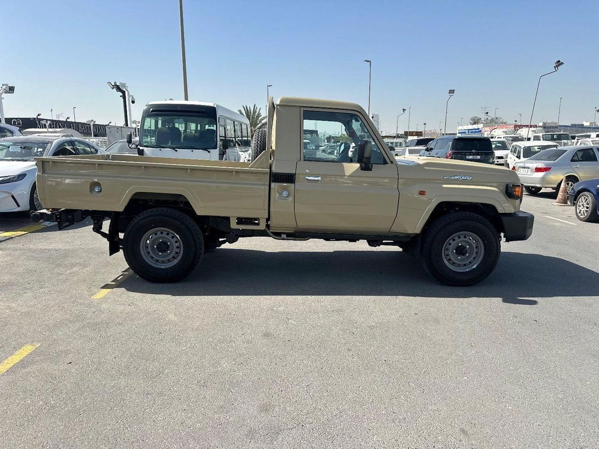 Toyota Land Cruiser Pick Up Std 4.0L Single Cab Utility 4WD-10-0