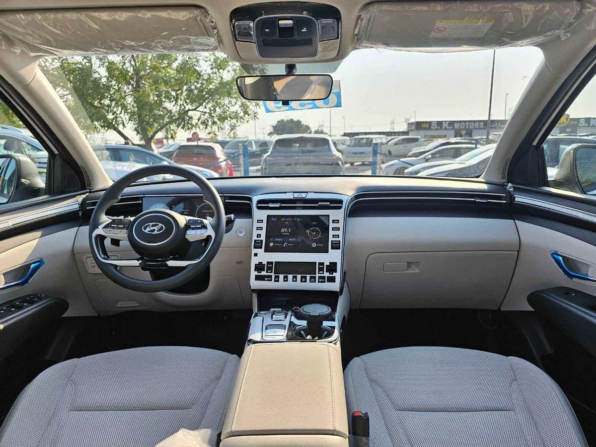 Hyundai Tucson SMART PLUS 1.6L V4 PETROL, PANORAMIC ROOF / FULL OPTION AND MUCH MORE-11-0