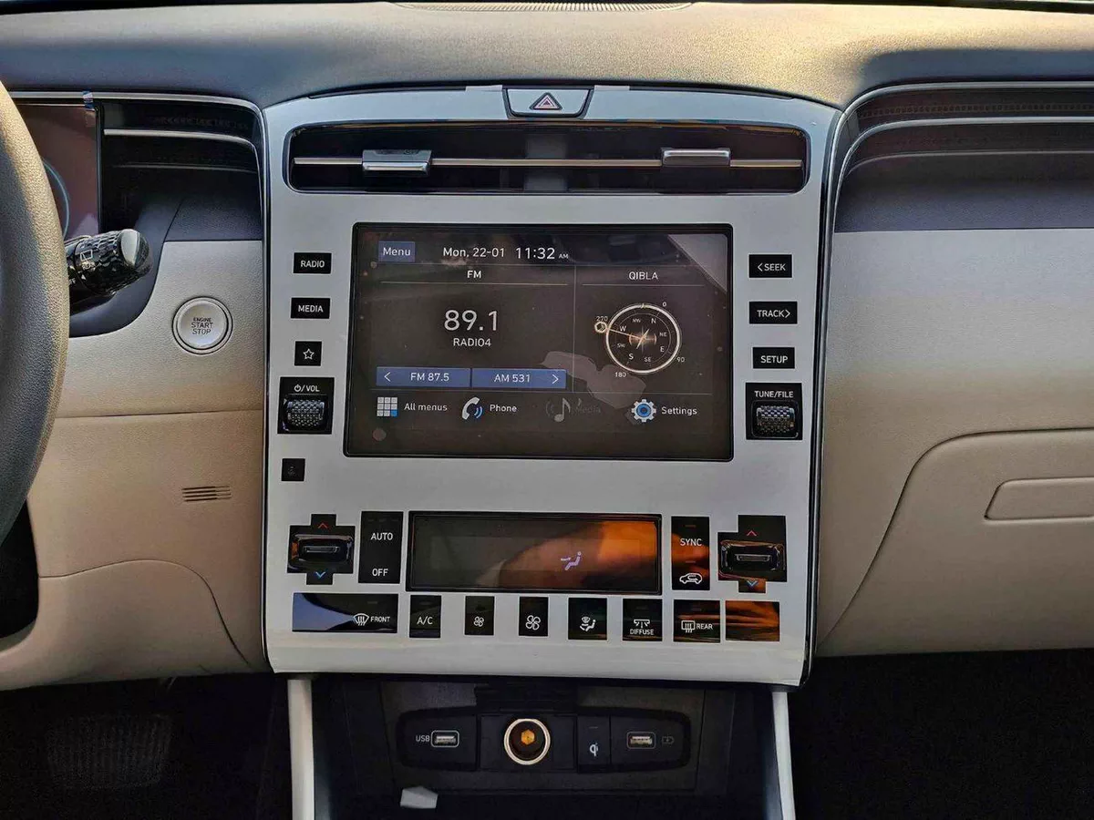 Hyundai Tucson SMART PLUS 1.6L V4 PETROL, PANORAMIC ROOF / FULL OPTION AND MUCH MORE-13-0