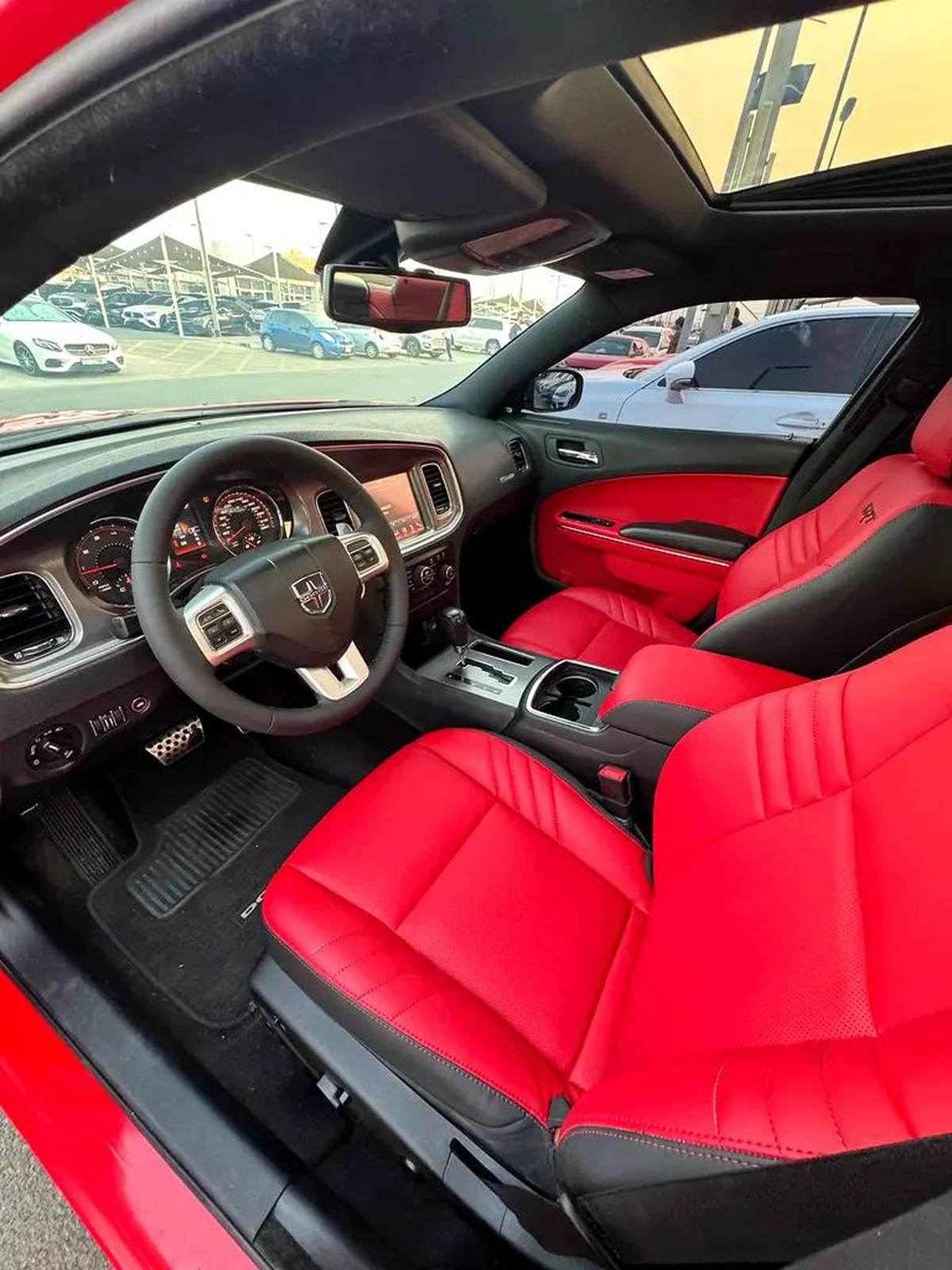 دودچ تشارچر RT V8 5.7L HEMI موديل 2014 خليجى فل اوبشن بحاله ممتازه