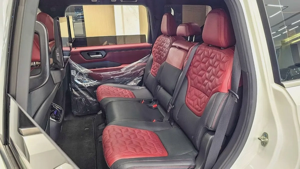 NISSAN - PATROL - LE PLATINUM CITY - 2025 - GCC - V6 TT - 7,200KM - UNDER WARRANTY FROM AGENCY