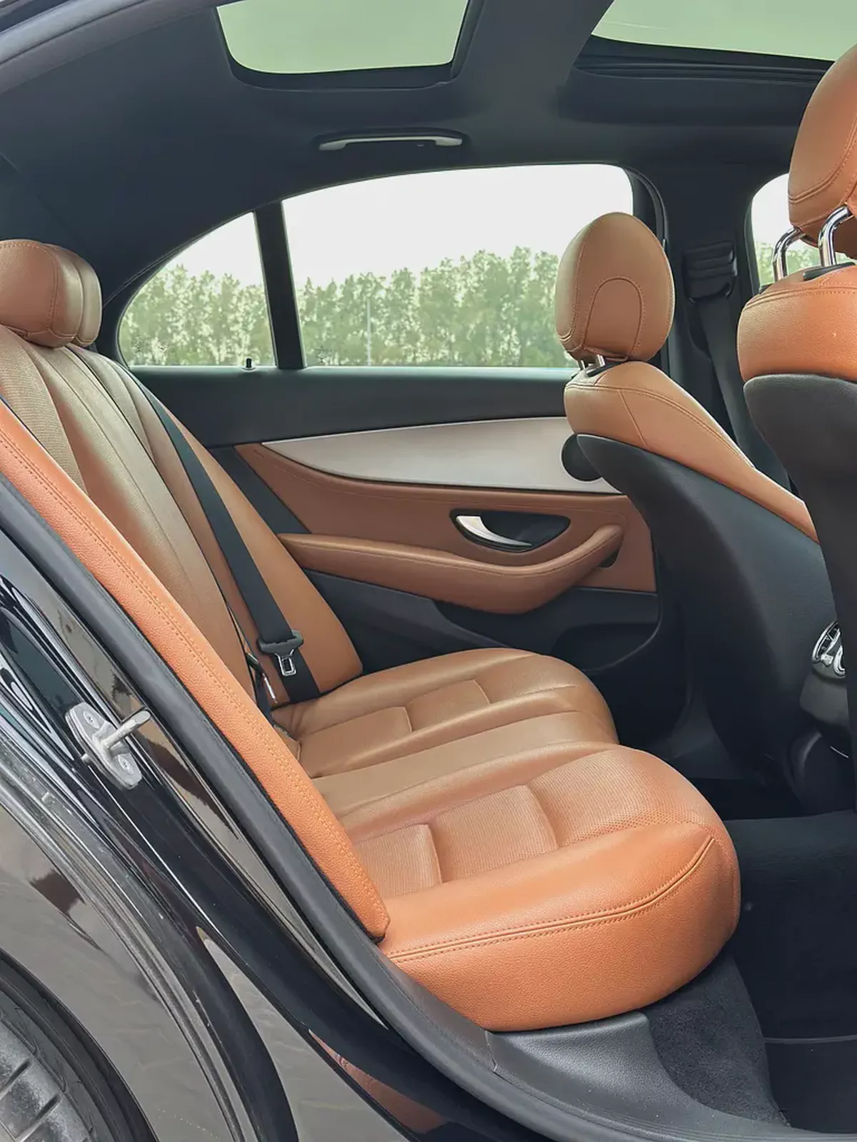 Mercedes-Benz E200 AMG Line 2018 (2022 Facelift) | GCC Specs | 109,000 KM-14-14