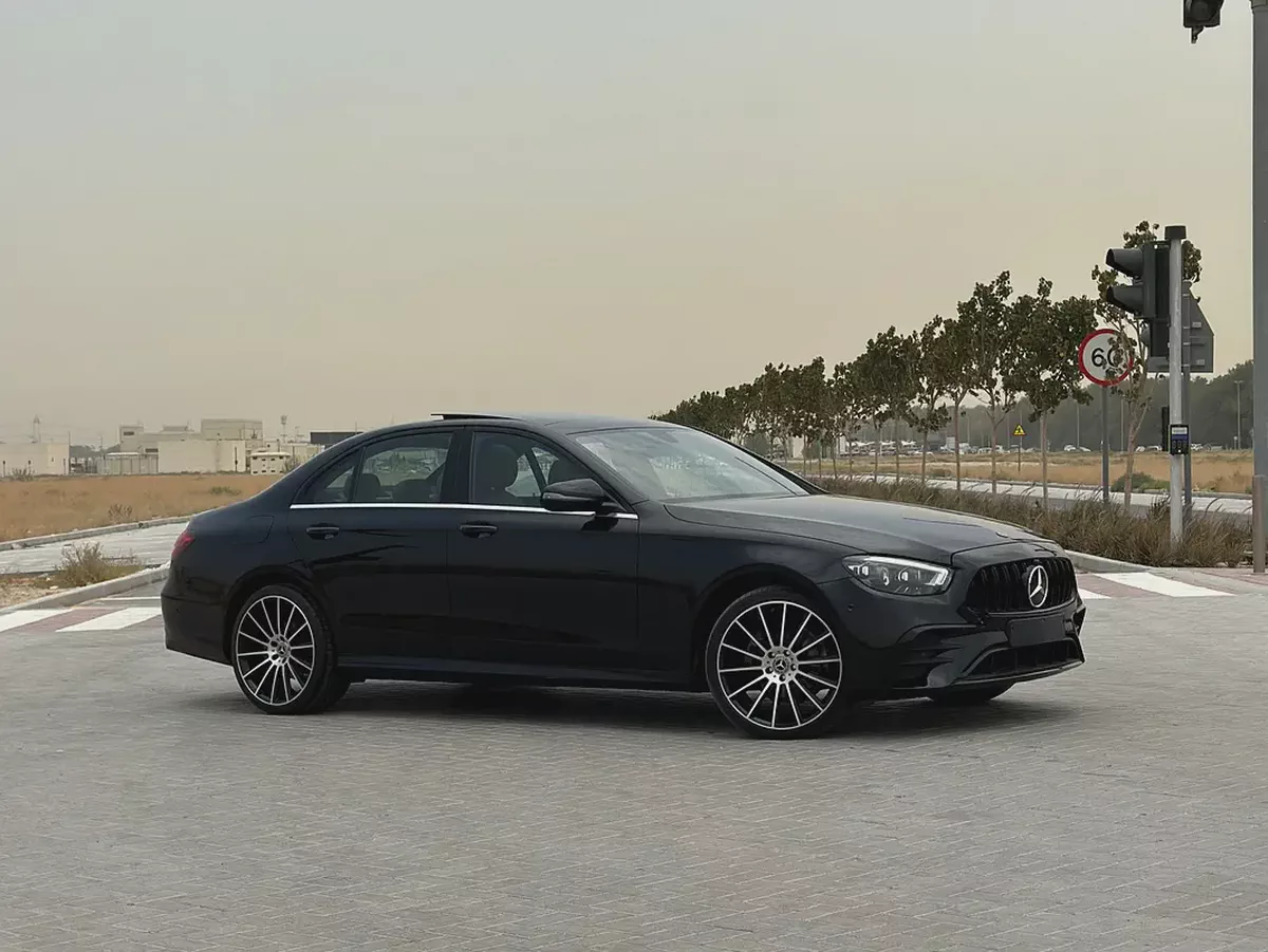 Mercedes-Benz E200 AMG Line 2018 (2022 Facelift) | GCC Specs | 109,000 KM