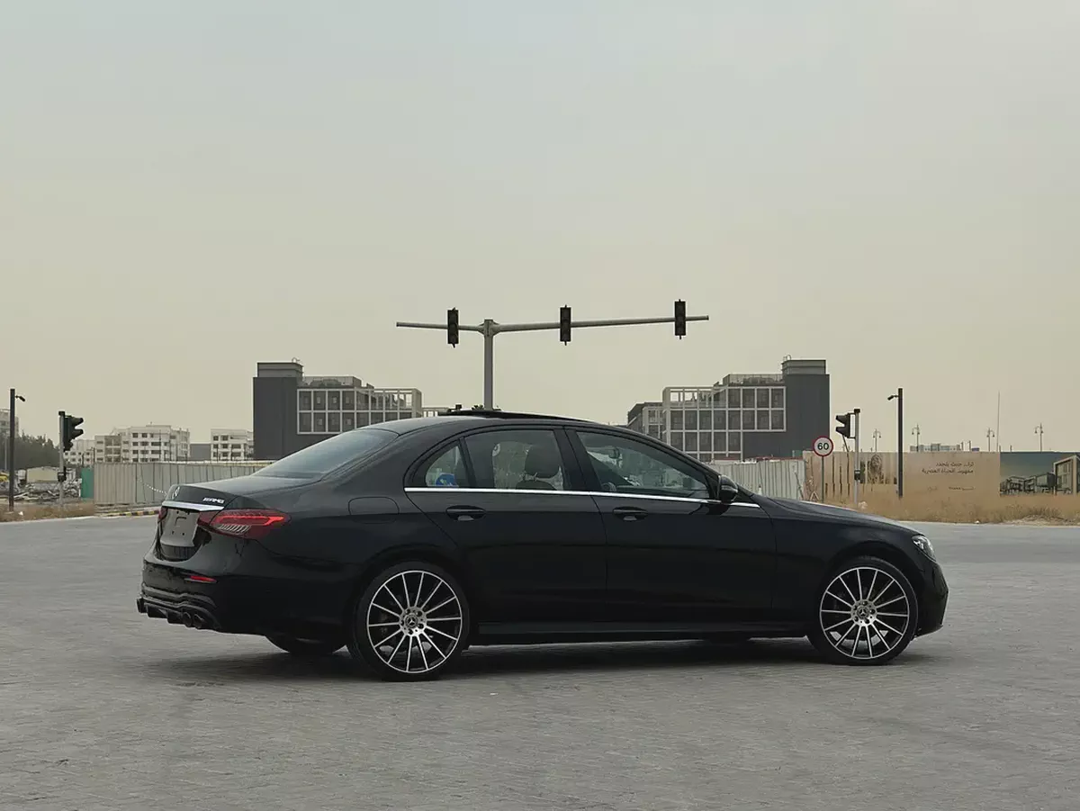 Mercedes-Benz E200 AMG Line 2018 (2022 Facelift) | GCC Specs | 109,000 KM-5-5