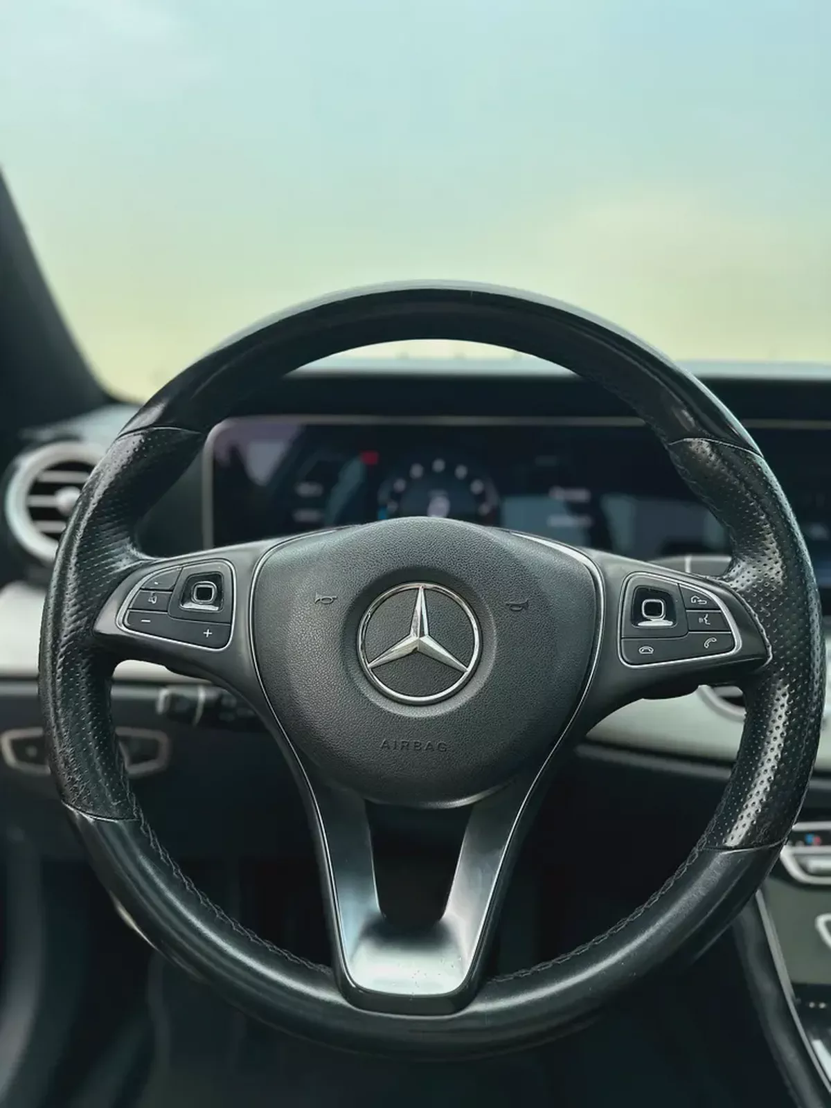 Mercedes-Benz E200 AMG Line 2018 (2022 Facelift) | GCC Specs | 109,000 KM-6-6