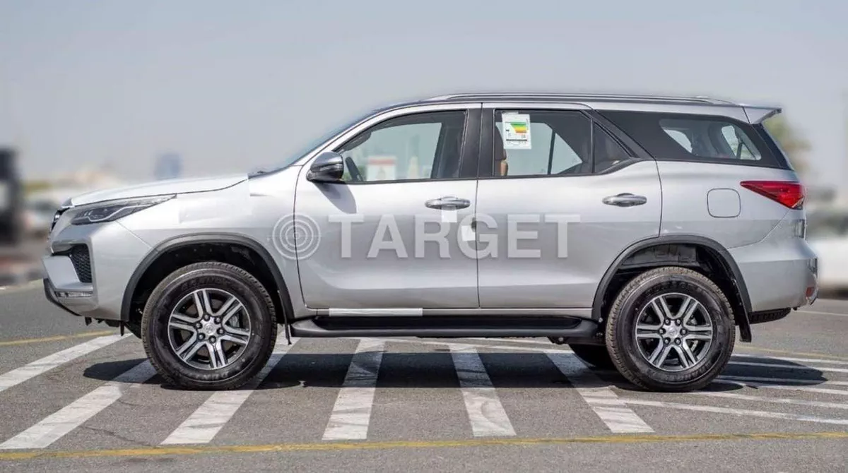 Toyota Fortuner EXR FORTUNER 2.7L V4 4WD-6-0