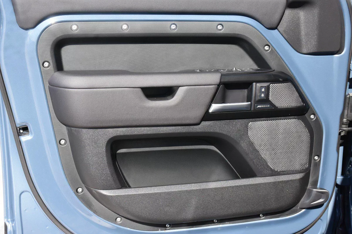 LAND ROVER DEFENDER 110 S 2024 | BLUE-13-13