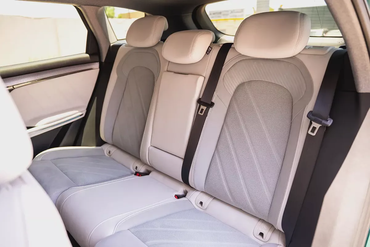 Voyah Free EREV 2025 GCC 1.5L Turbo Plug-in Hybrid Low Mileage-14-14