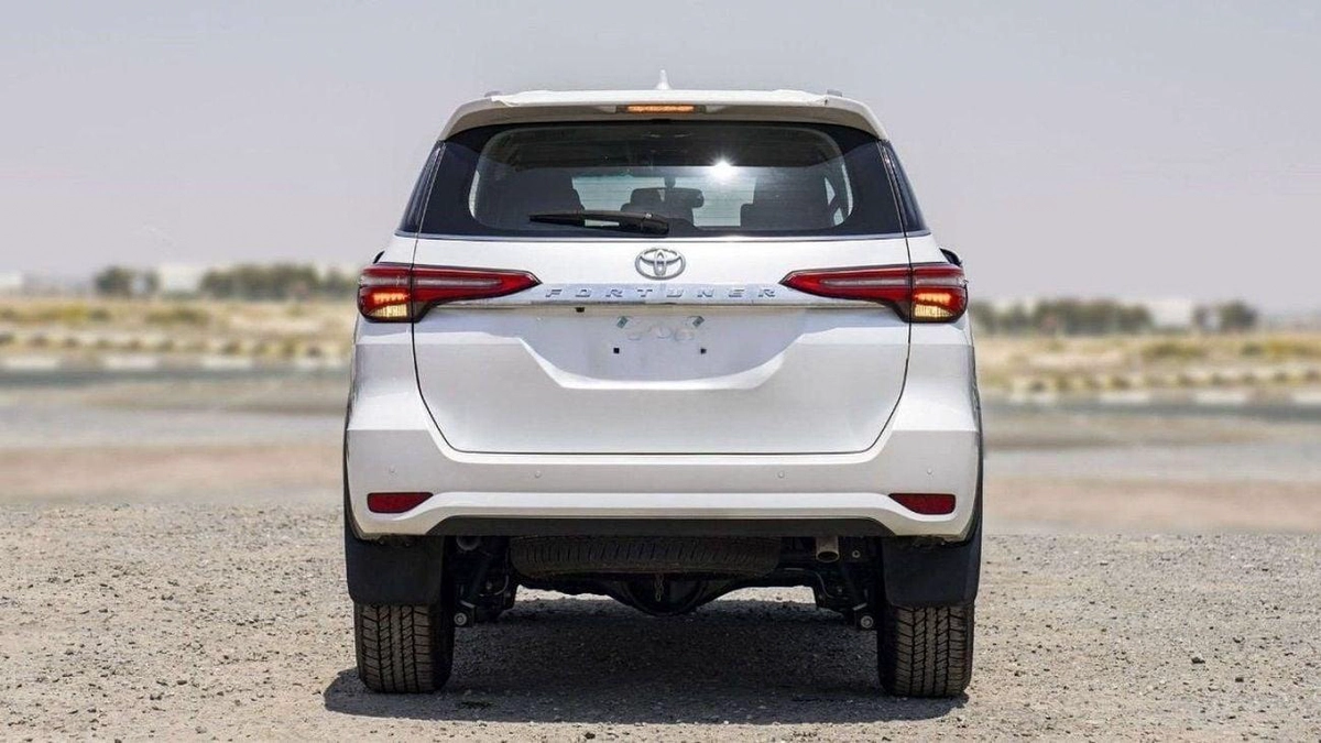 Toyota Fortuner Toyota Fortuner 2.8L Diesel 4x4 Full Option MY2024-6-0