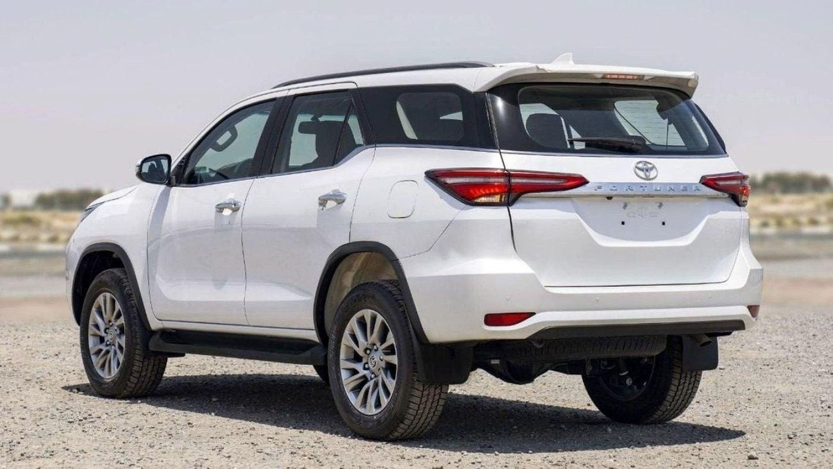 Toyota Fortuner Toyota Fortuner 2.8L Diesel 4x4 Full Option MY2024-8-0