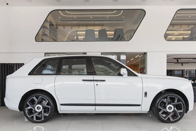ROLLS-ROYCE CULLINAN | BLACK BADGE | FULL OPTIONS | DEALER WARRAN  SERVICE | GCC SPECS | 2026-6