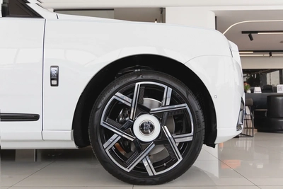 ROLLS-ROYCE CULLINAN | BLACK BADGE | FULL OPTIONS | DEALER WARRAN  SERVICE | GCC SPECS | 2026-7