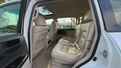 Toyota Land Cruiser 2019 GXR Grand Touring - GCC Specs - Excellent Condition-9