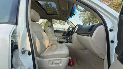 Toyota Land Cruiser 2019 GXR Grand Touring - GCC Specs - Excellent Condition-14