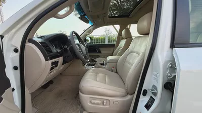 Toyota Land Cruiser 2019 GXR Grand Touring - GCC Specs - Excellent Condition-8