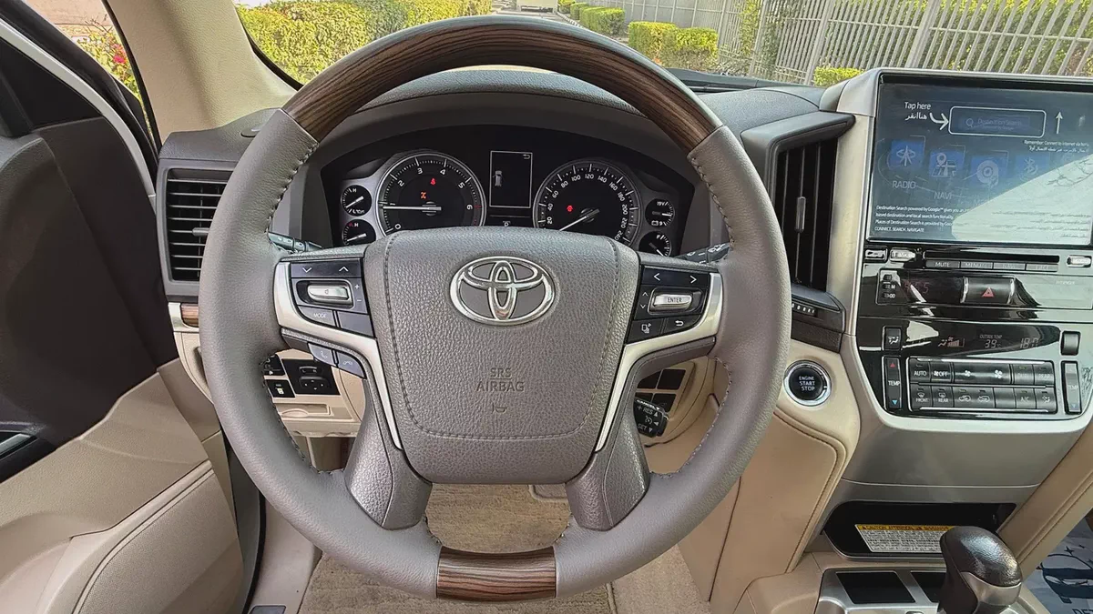 Toyota Land Cruiser 2019 GXR Grand Touring - GCC Specs - Excellent Condition-10-10